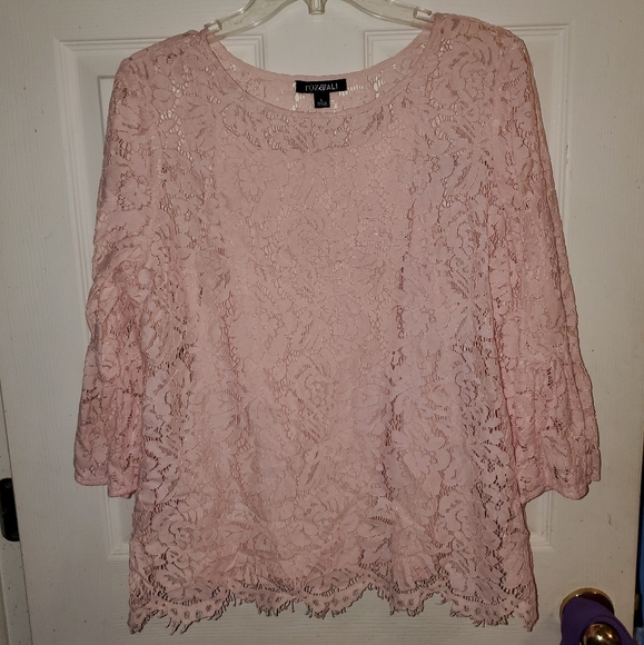 5 for $20 | Roz & Ali Pastel Lace Bell Sleeve Blouse - Picture 1 of 10